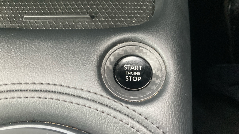 Nissan Juke 1.0 DiG-T N-Connecta 5dr Petrol Hatchback